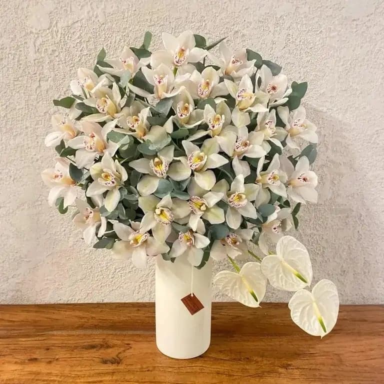 الديكور الموسمي للورد في المنازل والمساحات الخاصة