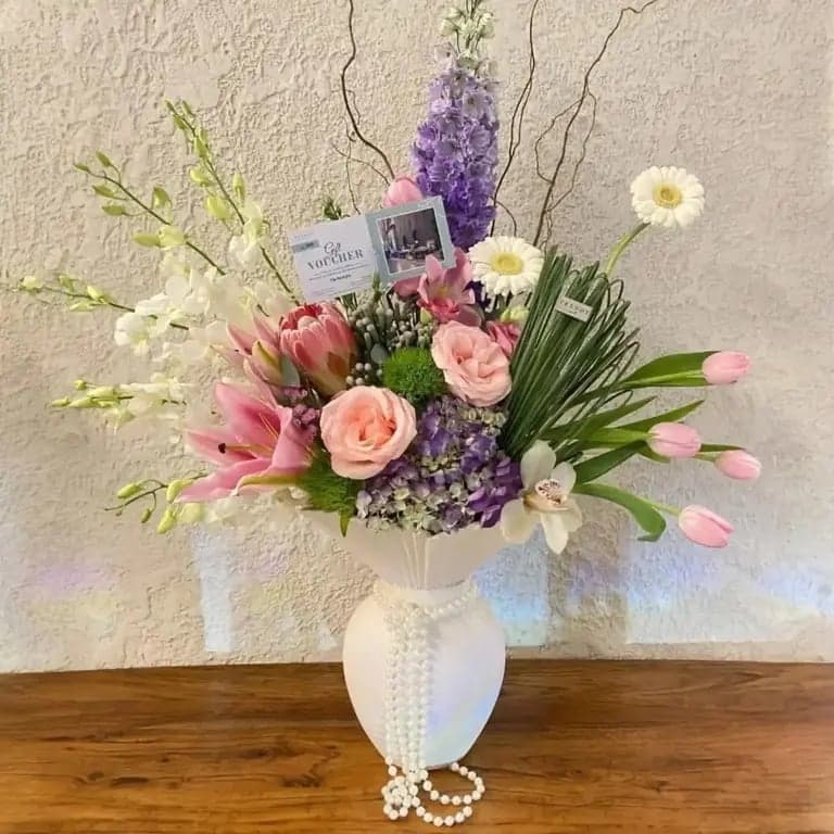 ورد وهدايا بالرياض: كيف تختار البوكس المثالي الذي يجمع بين الورد والشوكولاتة؟